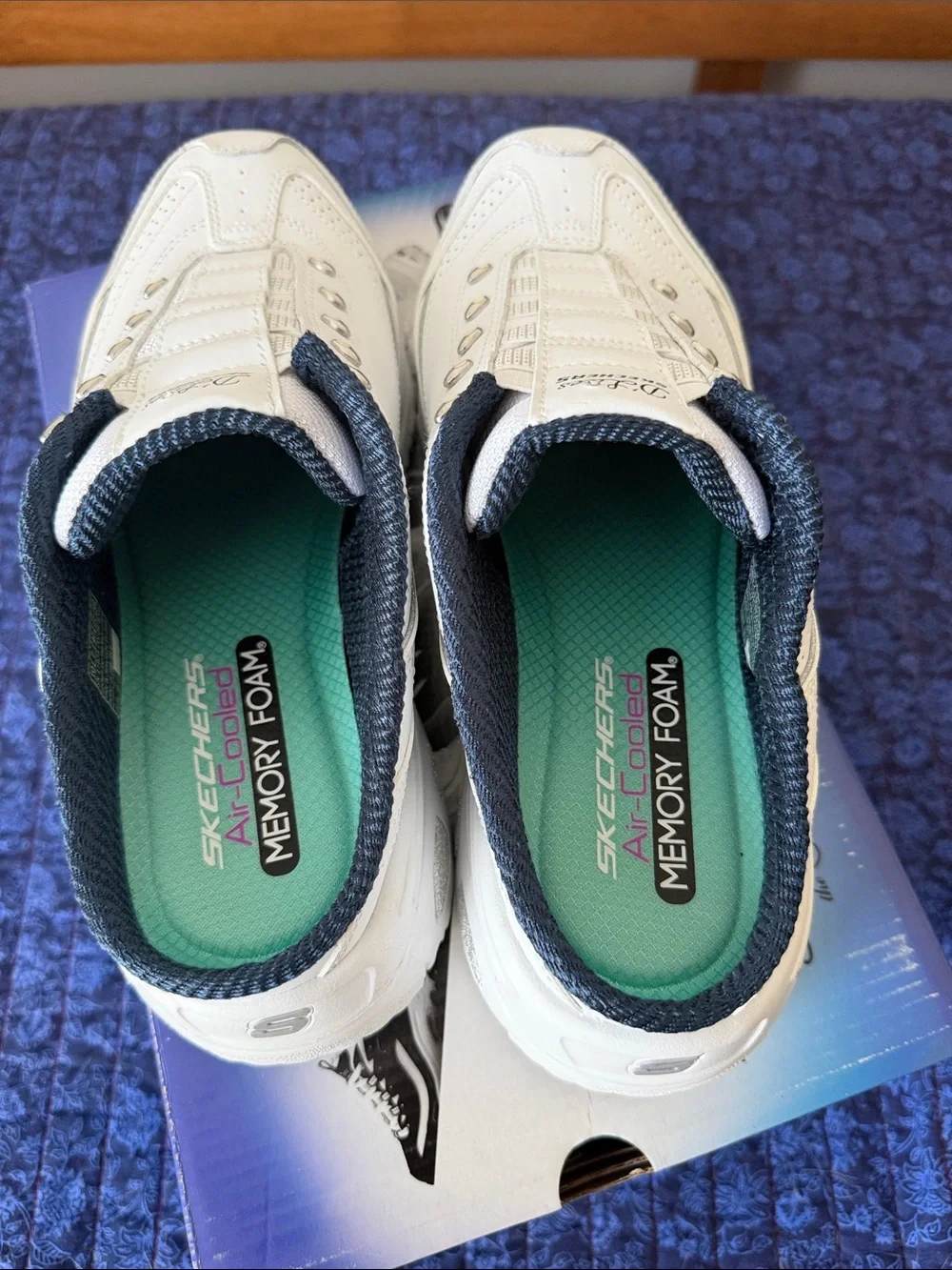 Skechers Women’s D’Lites in White/Navy